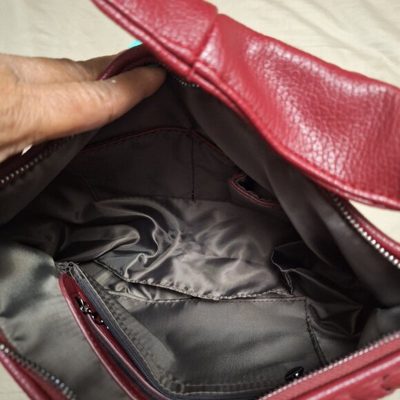 WINE COLOR BIG HAND BAG. - Picture 3 of 6